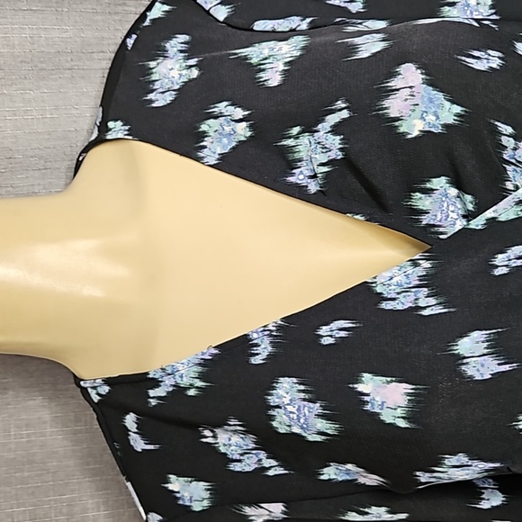 H& M MAXI WRAP DRESS IN BLACK WITH BLUE DESIGN SIZE MEDIUM - Picture 3 of 8